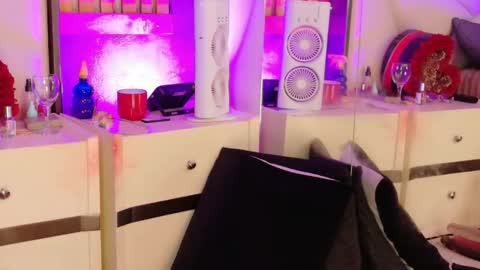 Lilly online show from 02/07/26, 01:09