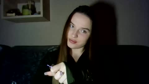 Snapshot of lilyygray chatting on 10/25/25, 09:50 LilyyGray online show from 10/25/25, 09:50