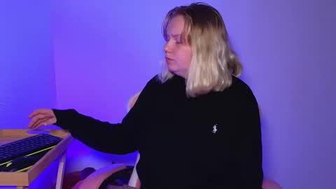 Snapshot of lime_cat chatting on 09/28/25, 12:05 lime cat online show from 09/28/25, 12:05