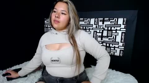 Snapshot of lina_browm chatting on 02/02/25, 01:34 Lina Browm online show from 02/02/25, 01:34