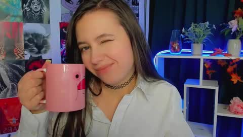 Snapshot of lina_brownie chatting on 12/13/24, 05:16 Lina online show from 12/13/24, 05:16