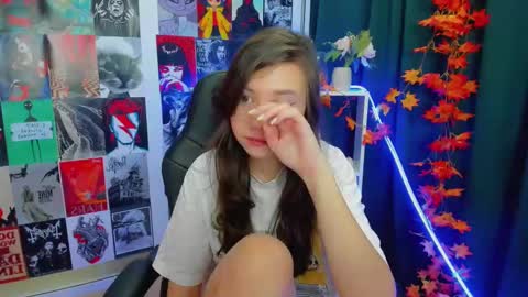 Snapshot of lina_brownie chatting on 12/20/24, 02:19 Lina online show from 12/20/24, 02:19