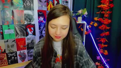 Snapshot of lina_brownie chatting on 12/23/24, 02:13 Lina online show from 12/23/24, 02:13