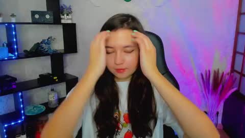 Snapshot of lina_brownie chatting on 12/28/24, 02:11 Lina online show from 12/28/24, 02:11