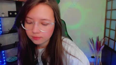 Snapshot of lina_brownie chatting on 01/04/25, 02:14 Lina online show from 01/04/25, 02:14