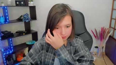 Snapshot of lina_brownie chatting on 01/25/25, 06:12 Lina online show from 01/25/25, 06:12