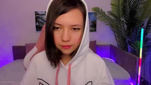 Snapshot of lina_brownie chatting on 02/28/25, 01:47 Lina online show from 02/28/25, 01:47