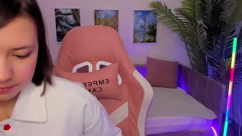 Snapshot of lina_brownie chatting on 03/10/25, 05:22 Lina online show from 03/10/25, 05:22