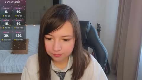 Snapshot of lina_brownie chatting on 10/21/25, 03:51 Lina online show from 10/21/25, 03:51