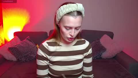 lina_bush online show from 12/13/24, 05:10