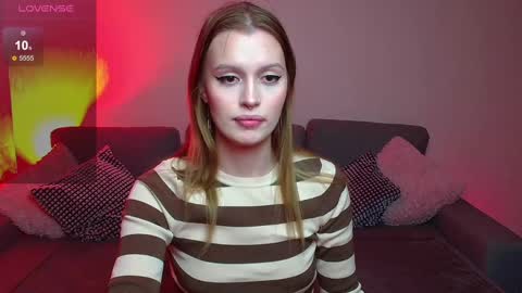 lina_bush online show from 12/13/24, 08:58