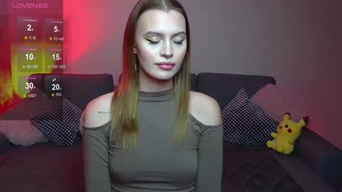 lina_bush online show from 12/15/24, 02:48