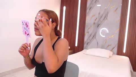 Snapshot of lina_fajardo22 chatting on 09/22/25, 12:40 Lina online show from 09/22/25, 12:40