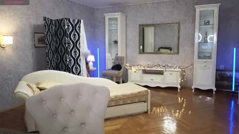 lina_flore online show from 03/17/26, 08:12