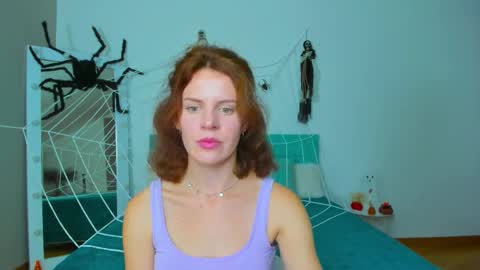 lina_muse_ online show from 10/23/25, 12:04