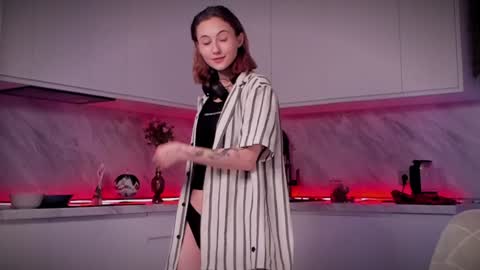 Lina -  online show from 12/14/24, 11:18