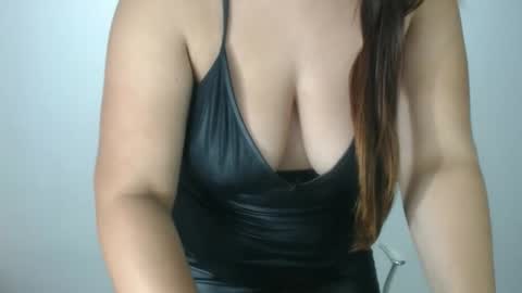 Snapshot of lina_playful chatting on 09/16/25, 10:16 iiisabella online show from 09/16/25, 10:16