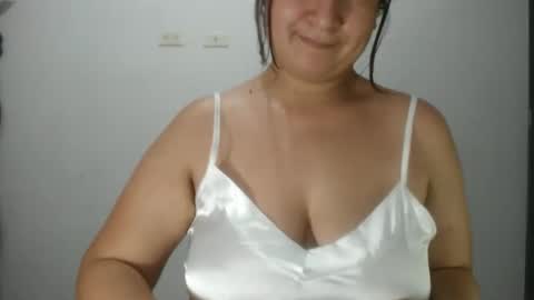 Snapshot of lina_playful chatting on 02/11/26, 04:17 iiisabella online show from 02/11/26, 04:17