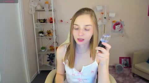 Snapshot of lina_reeds chatting on 10/26/25, 09:04 LINA online show from 10/26/25, 09:04