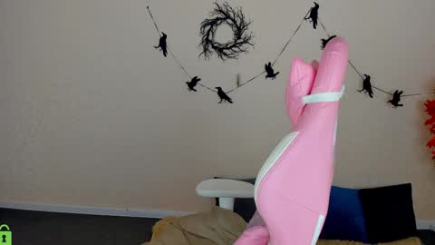 Snapshot of lina_reeds chatting on 11/04/25, 08:57 LINA online show from 11/04/25, 08:57