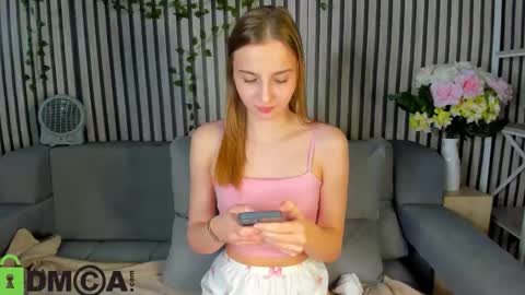 Snapshot of lina_reeds chatting on 11/12/25, 08:04 LINA online show from 11/12/25, 08:04