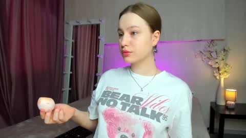 Lina online show from 04/12/26, 01:21