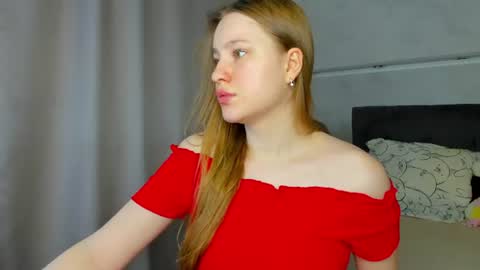 Snapshot of lina_smilee chatting on 06/28/26, 01:11 Lina online show from 06/28/26, 01:11