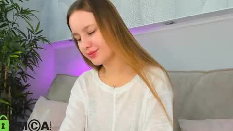 Snapshot of lina_smilee chatting on 07/15/26, 01:22 Lina online show from 07/15/26, 01:22