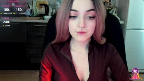 Snapshot of lina_tyaan chatting on 02/07/25, 08:11 Lina 3  1715622743 online show from 02/07/25, 08:11