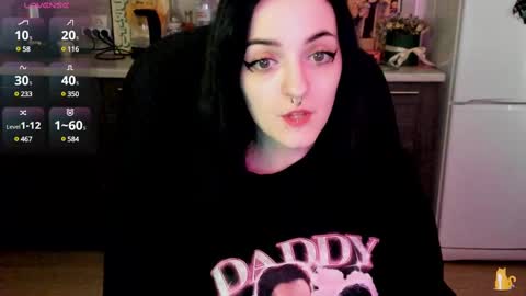 Snapshot of lina_tyaan chatting on 03/12/25, 08:08 Lina 3  1715622743 online show from 03/12/25, 08:08