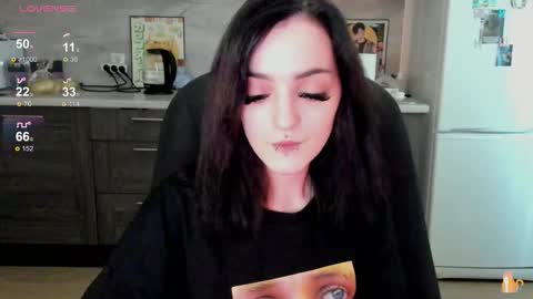 Snapshot of lina_tyaan chatting on 09/11/25, 08:03 Lina 3  1715622743 online show from 09/11/25, 08:03