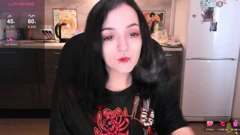 Snapshot of lina_tyaan chatting on 10/20/25, 07:42 Lina 3  1715622743 online show from 10/20/25, 07:42