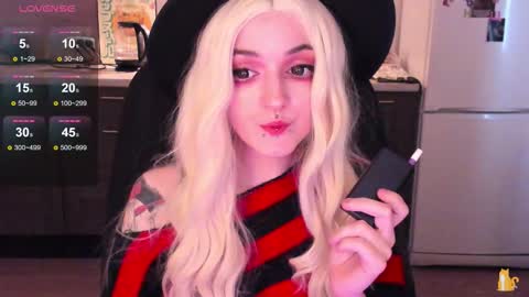 Snapshot of lina_tyaan chatting on 10/28/25, 07:45 Lina 3 1715622743 online show from 10/28/25, 07:45