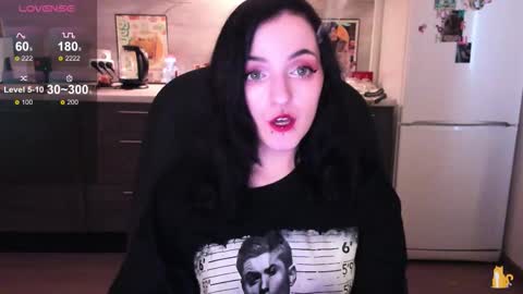 Snapshot of lina_tyaan chatting on 11/11/25, 07:19 Lina 3 1715622743 online show from 11/11/25, 07:19