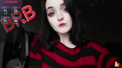 Snapshot of lina_tyaan chatting on 11/19/25, 08:03 Lina 3 1715622743 online show from 11/19/25, 08:03