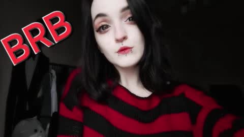 Snapshot of lina_tyaan chatting on 11/20/25, 07:41 Lina 3 1715622743 online show from 11/20/25, 07:41