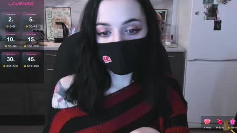 Snapshot of lina_tyaan chatting on 12/03/25, 08:00 Lina 3 1715622743 online show from 12/03/25, 08:00