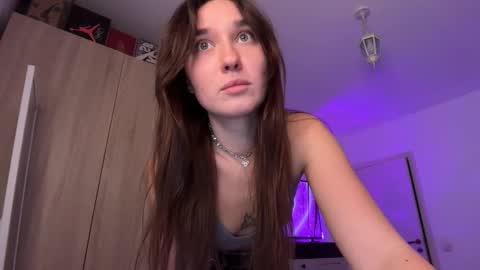 Snapshot of linabbb chatting on 10/25/25, 05:19 Lina online show from 10/25/25, 05:19