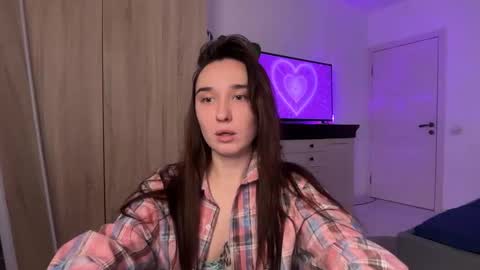 Snapshot of linabbb chatting on 10/28/25, 05:04 Lina online show from 10/28/25, 05:04