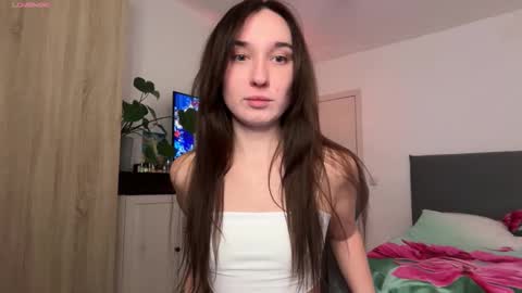 Snapshot of linabbb chatting on 12/16/25, 10:48 Lina online show from 12/16/25, 10:48