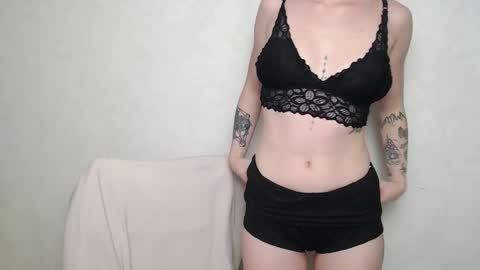 linacute52 online show from 10/09/25, 03:43