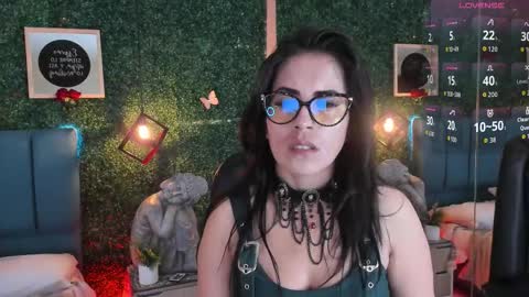 Snapshot of linagh chatting on 01/13/26, 11:15 Lina online show from 01/13/26, 11:15