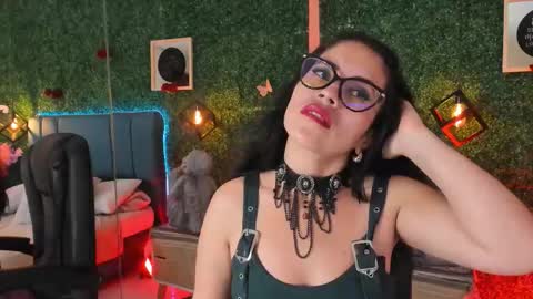 Snapshot of linagh chatting on 03/06/26, 11:28 Lina online show from 03/06/26, 11:28