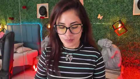 Snapshot of linagh chatting on 03/09/26, 12:53 Lina online show from 03/09/26, 12:53