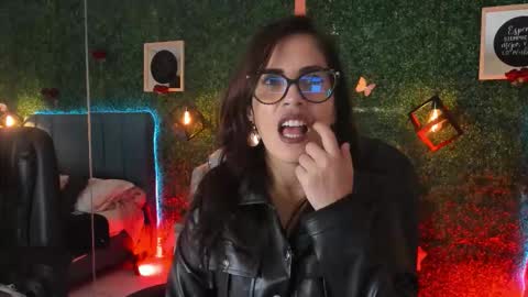 Snapshot of linagh chatting on 03/16/26, 11:36 Lina online show from 03/16/26, 11:36