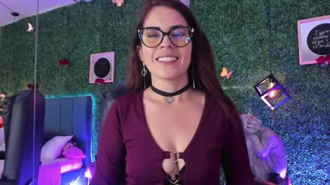 Snapshot of linagh chatting on 04/11/26, 11:36 Lina online show from 04/11/26, 11:36