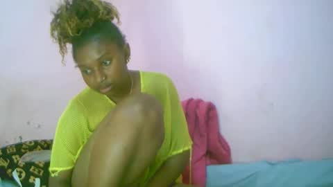 linah1123 online show from 09/29/25, 06:40