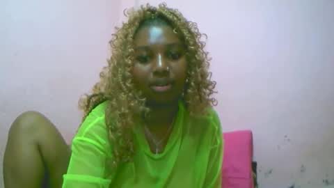 linah1123 online show from 11/22/25, 10:31