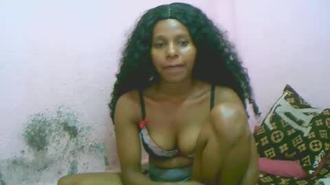 Snapshot of linah1123 chatting on 12/22/25, 12:40 linah1123 online show from 12/22/25, 12:40