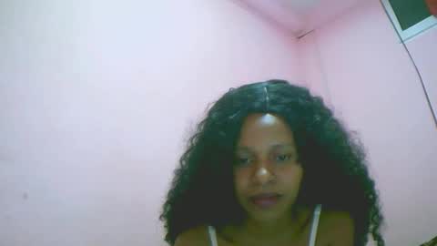 Snapshot of linah1123 chatting on 12/22/25, 01:52 linah1123 online show from 12/22/25, 01:52